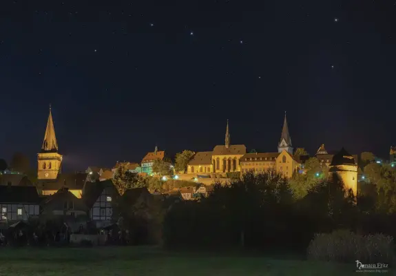 Warburger Skyline bei Nacht